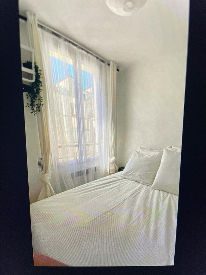 Cute One Bedroom In Le Marais Appartement Parijs